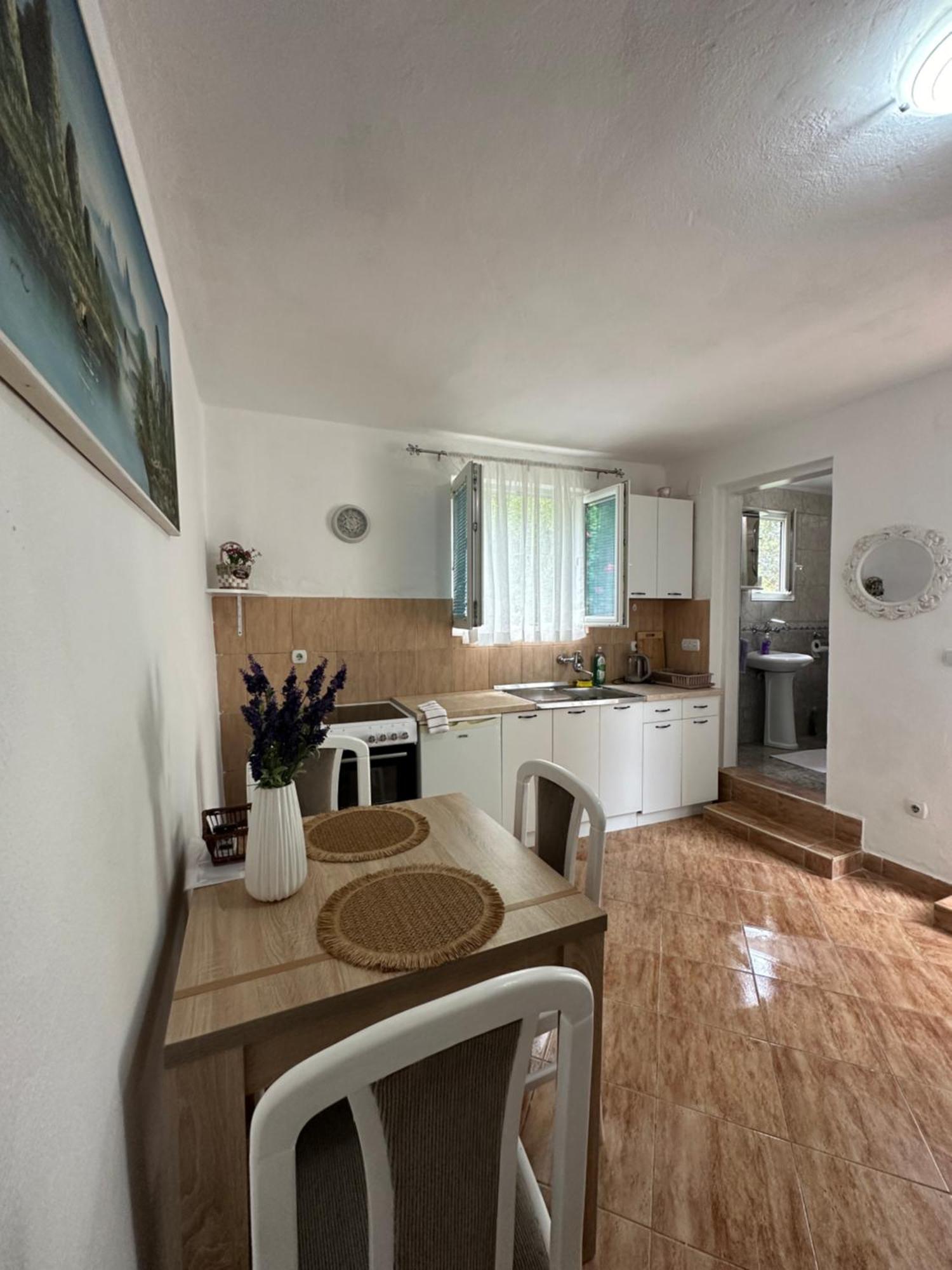 Apartman Nina Risan Exterior foto